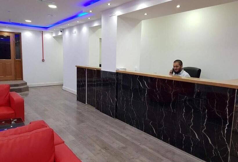 فندق The Charles