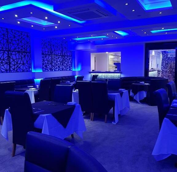 فندق The Charles