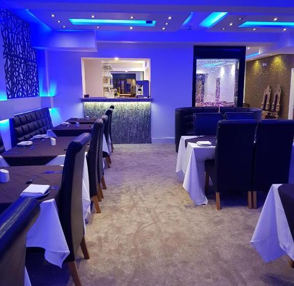 فندق The Charles