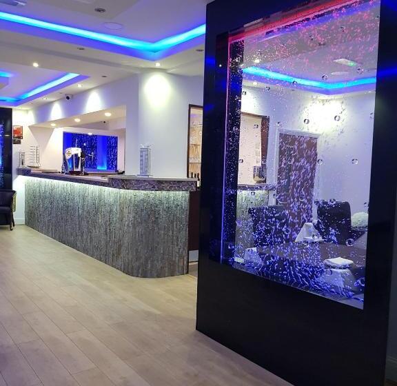 فندق The Charles