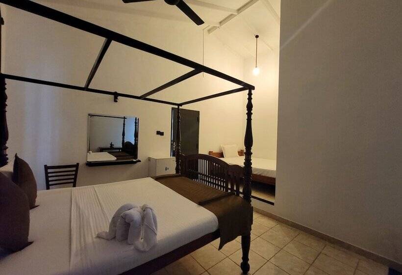 هتل The Empyrean Airport Transit