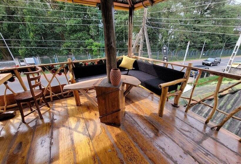 هتل The Empyrean Airport Transit