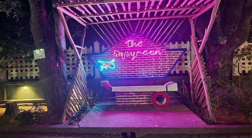 هتل The Empyrean Airport Transit