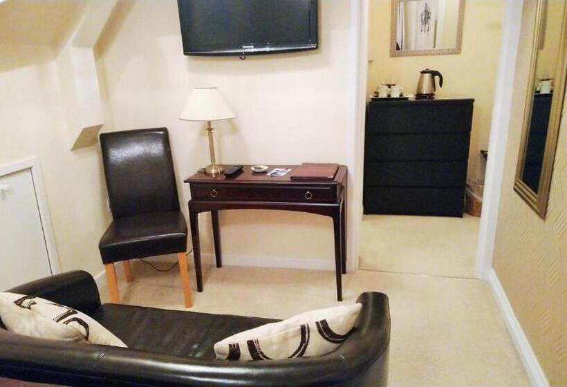 בית מלון כפרי The Gatsby Blackpool Formerly The Windsor