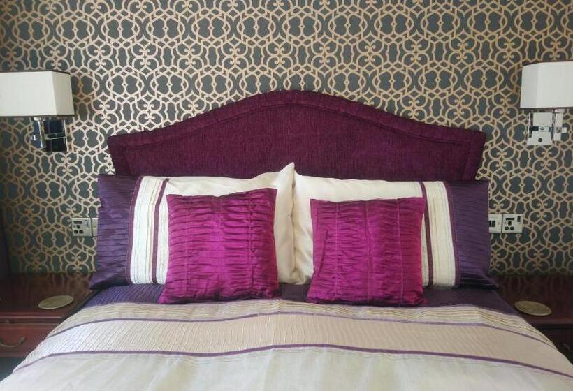 בית מלון כפרי The Gatsby Blackpool Formerly The Windsor