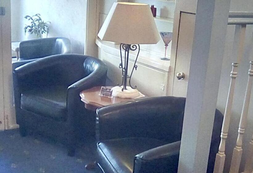 בית מלון כפרי The Gatsby Blackpool Formerly The Windsor