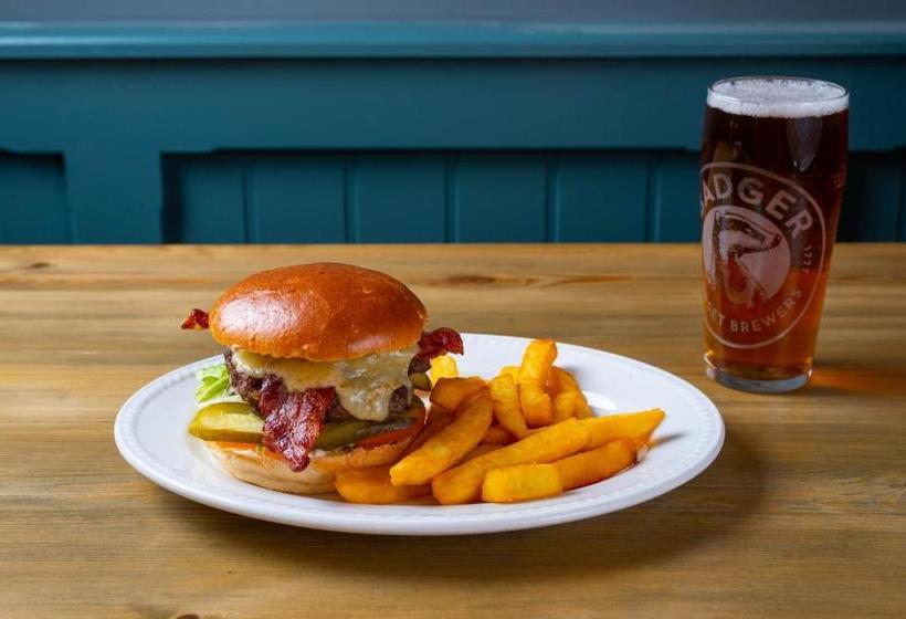 Отель The Greyhound Inn