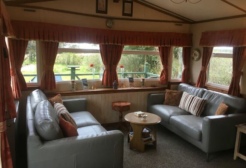 Отель The Hideaway