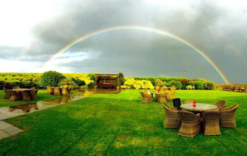 בית מלון כפרי The Huntsman Inn