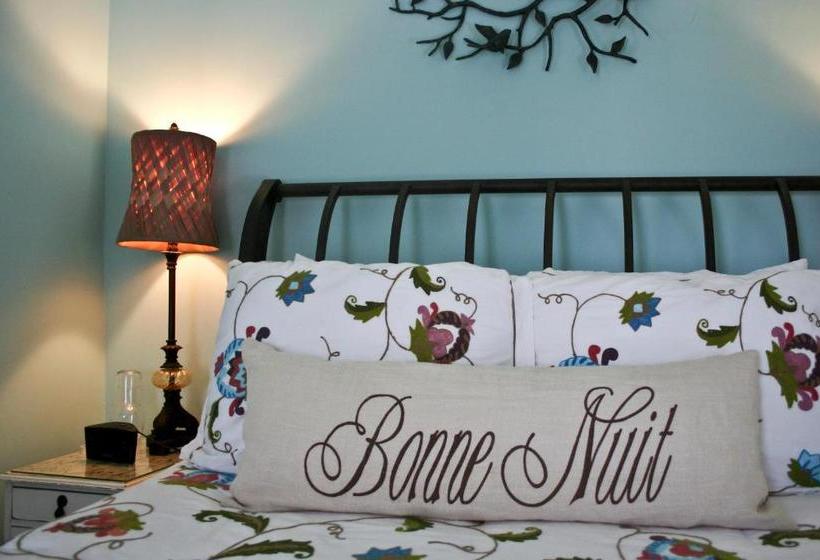 Отель 400 West High Inn