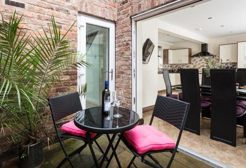 ホテル The Light Well