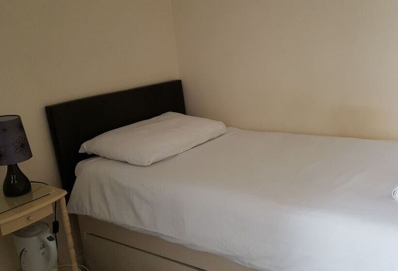 ホテル The Midland Inn