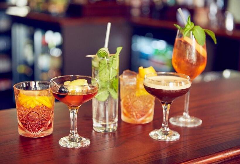 Отель The Old Coffee Tavern