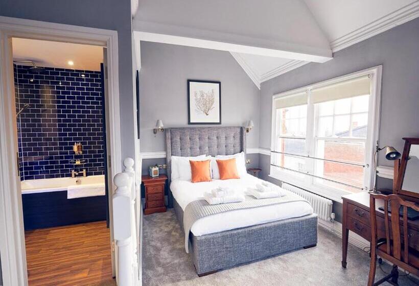 هتل The Old Coffee Tavern