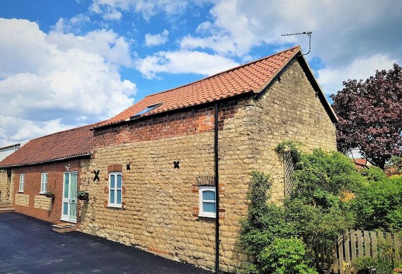 בית מלון כפרי The Old Granary   Holiday Cottage