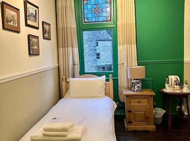 هتل The Old Poets Corner