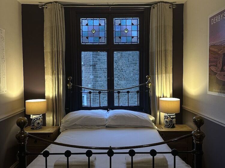 هتل The Old Poets Corner