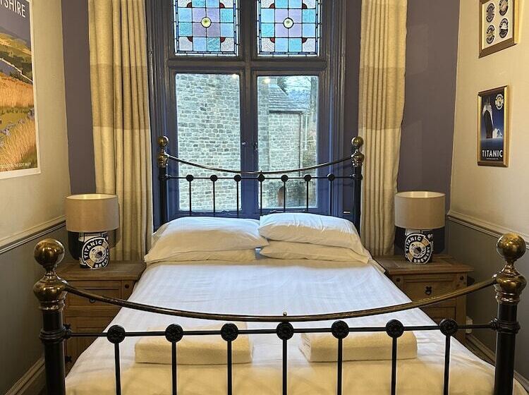 هتل The Old Poets Corner