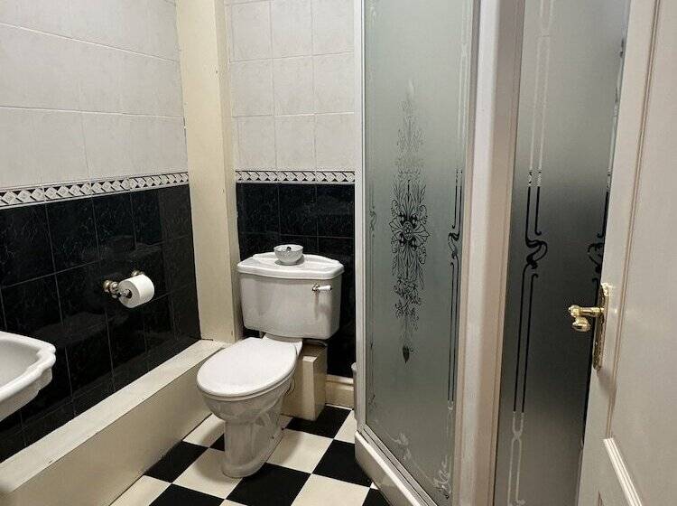 هتل The Old Poets Corner