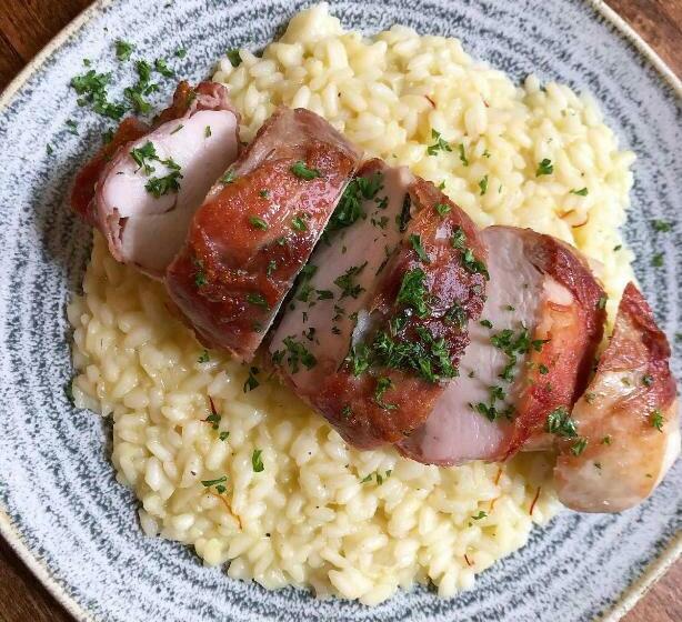 ホテル The Plume Of Feathers