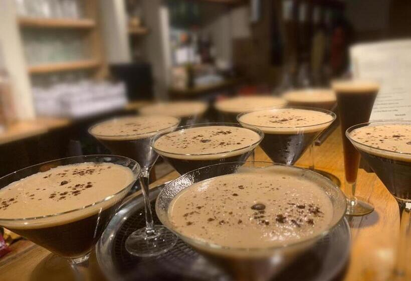 ホテル The Plume Of Feathers