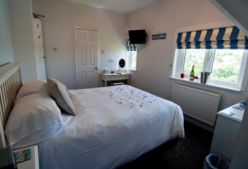 هتل The Red House Guest House