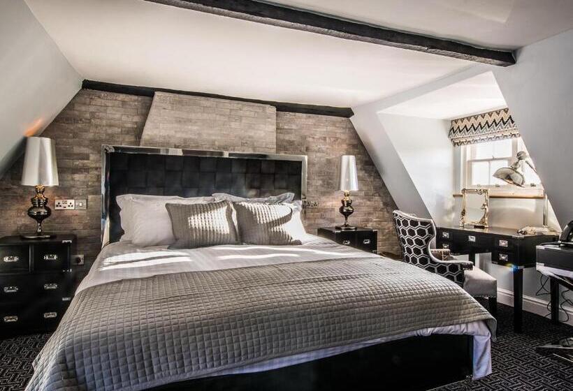 בית מלון כפרי The Royal Standard