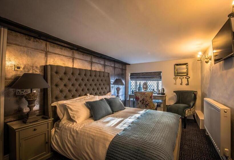 בית מלון כפרי The Royal Standard