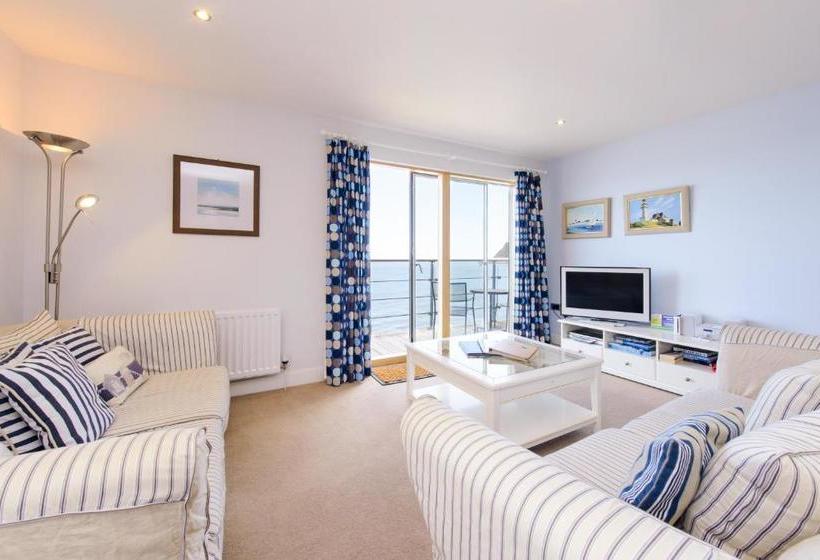 Отель The Sands