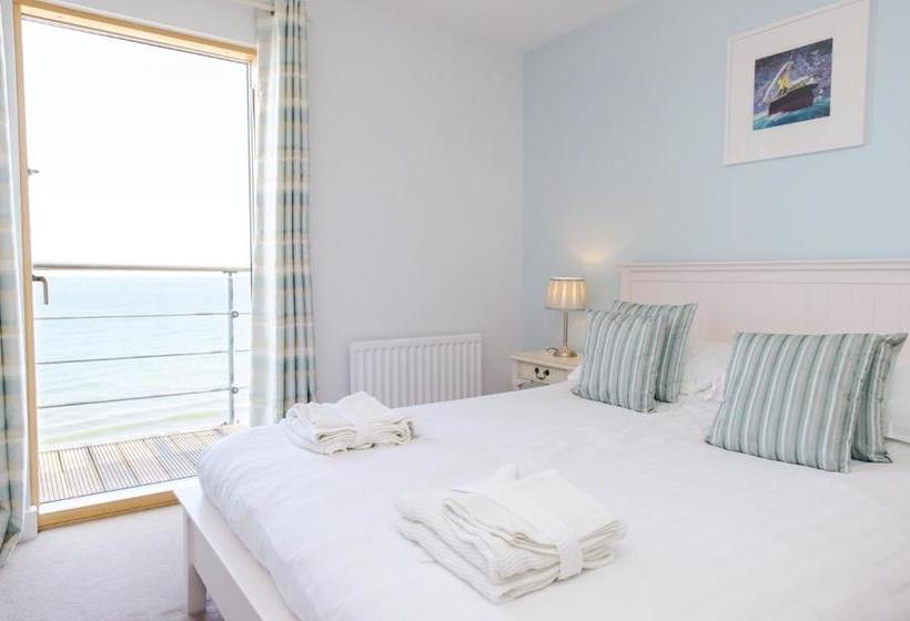 Отель The Sands