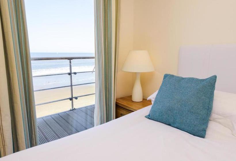 Отель The Sands