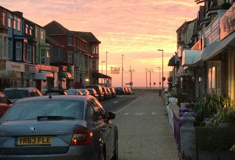 فندق The Strathdon