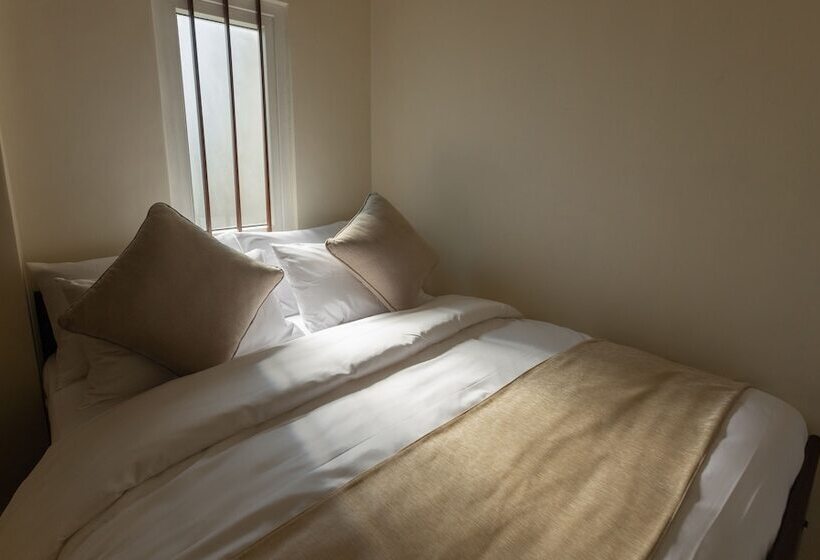 호텔 The Tapherini Bungalow