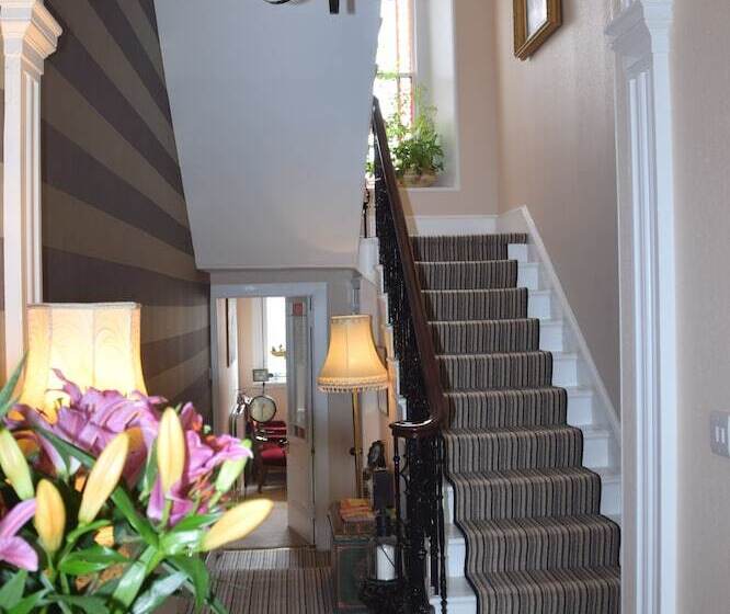 בית מלון כפרי The Townhouse