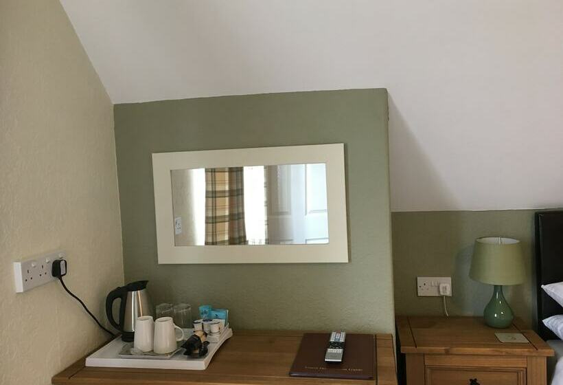 호텔 Tranmere House