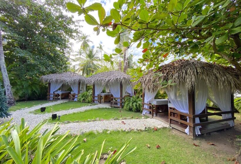 酒店 Tropicana Suites Deluxe Beach Club & Pool