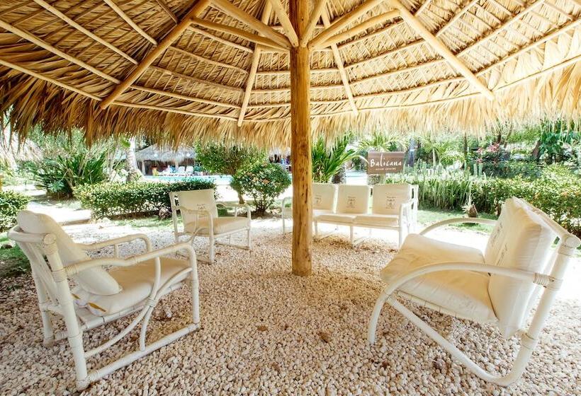 ホテル Tropicana Suites Deluxe Beach Club & Pool