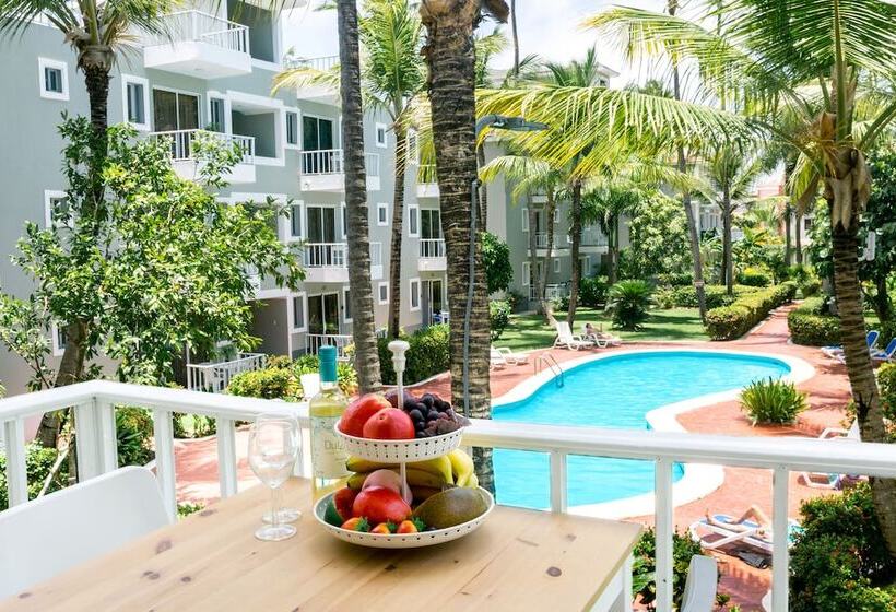 ホテル Tropicana Suites Deluxe Beach Club & Pool