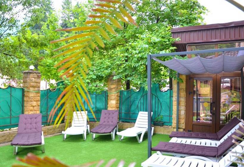 Отель Utomlyonnye Solntsem