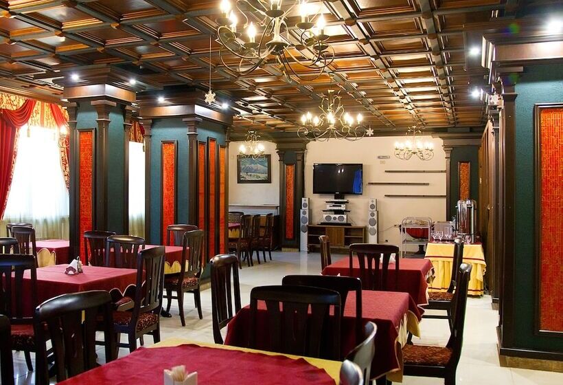 Отель Utomlyonnye Solntsem