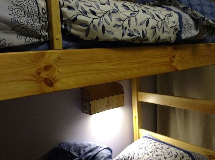 ホテル V Ugliche   Hostel