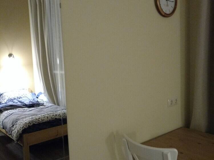 ホテル V Ugliche   Hostel