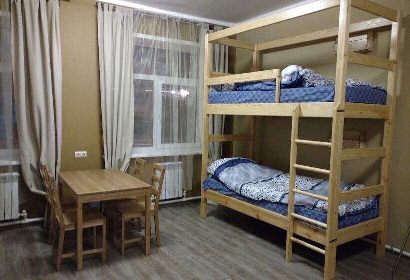 ホテル V Ugliche   Hostel