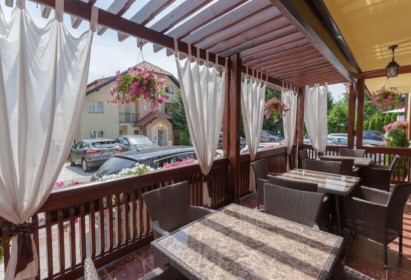 هتل Vila Barović And Spa