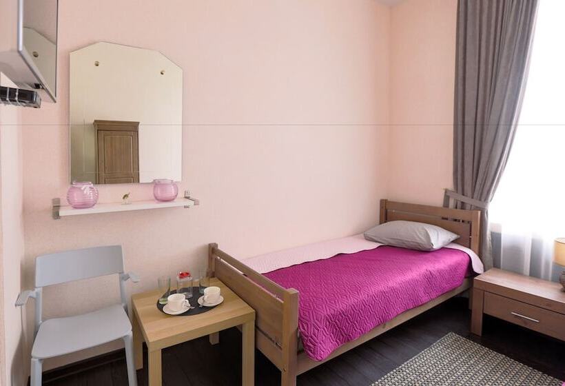 Отель Vladstar Inn Hostel