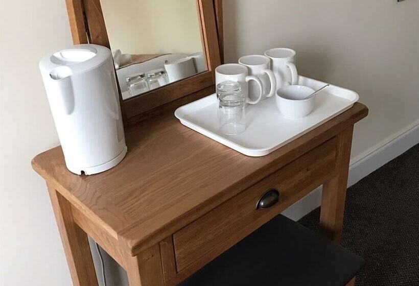 Отель The Waverley Inn