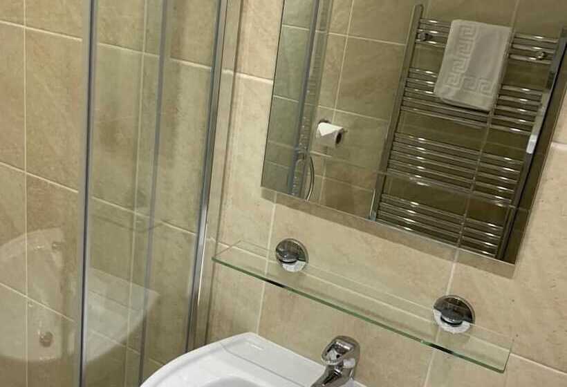 Отель The Waverley Inn