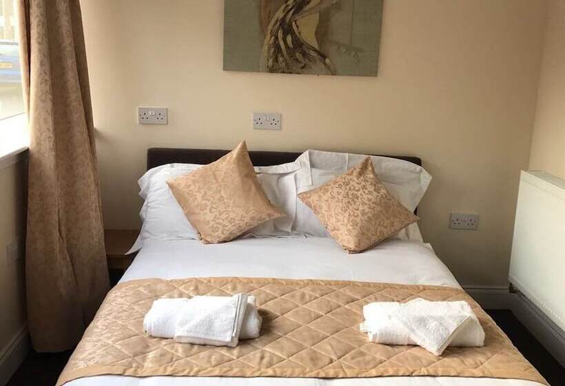 Отель The Waverley Inn