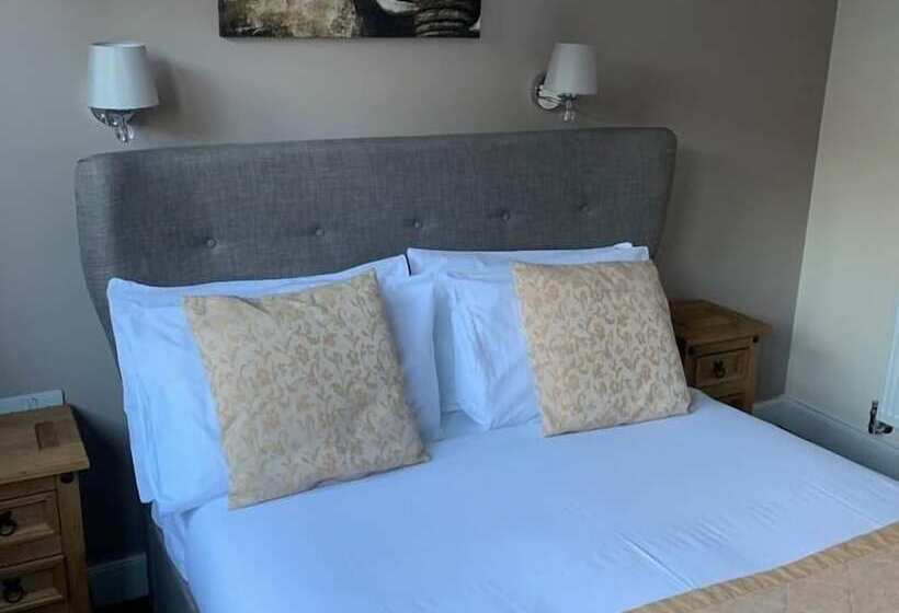 Отель The Waverley Inn