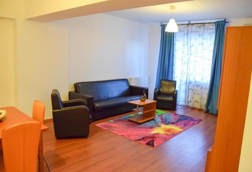 هتل West Gate Studios